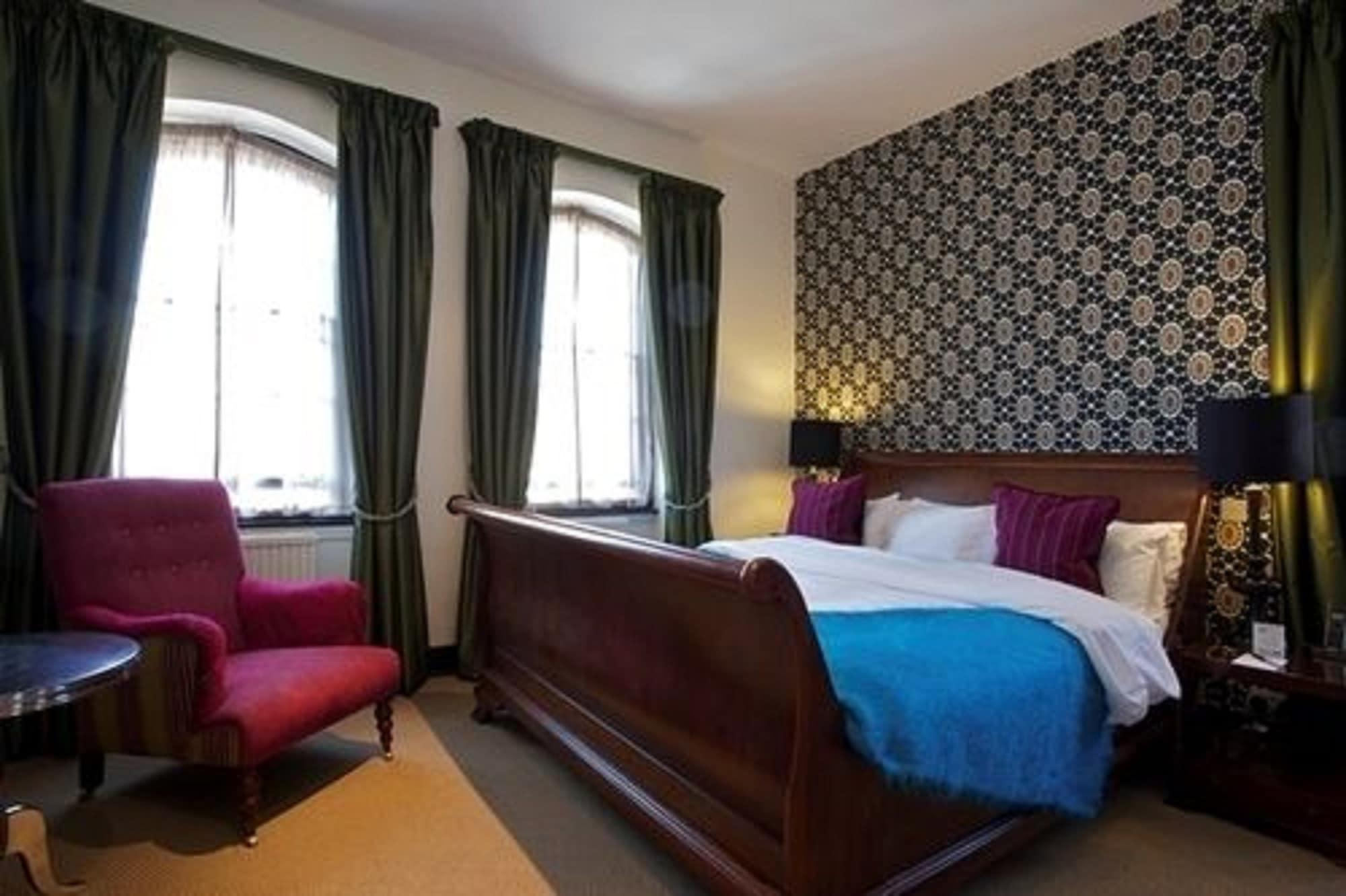 The Feathers Hotel Woodstock Extérieur photo